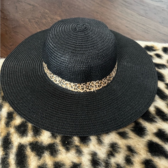 Beach hat - Picture 3 of 5